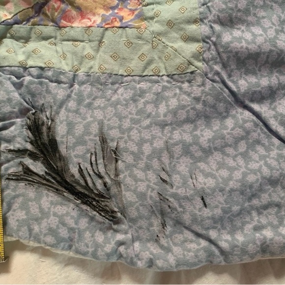 Hand Sewn Vintage Quilt Large Size ~96x86 - Picture 9 of 10